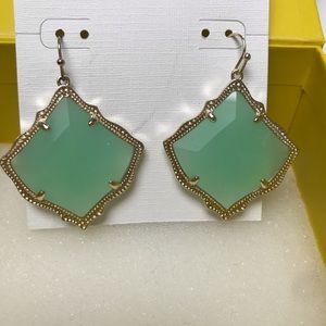 NWT Kendra Scott Kirsten drop earrings